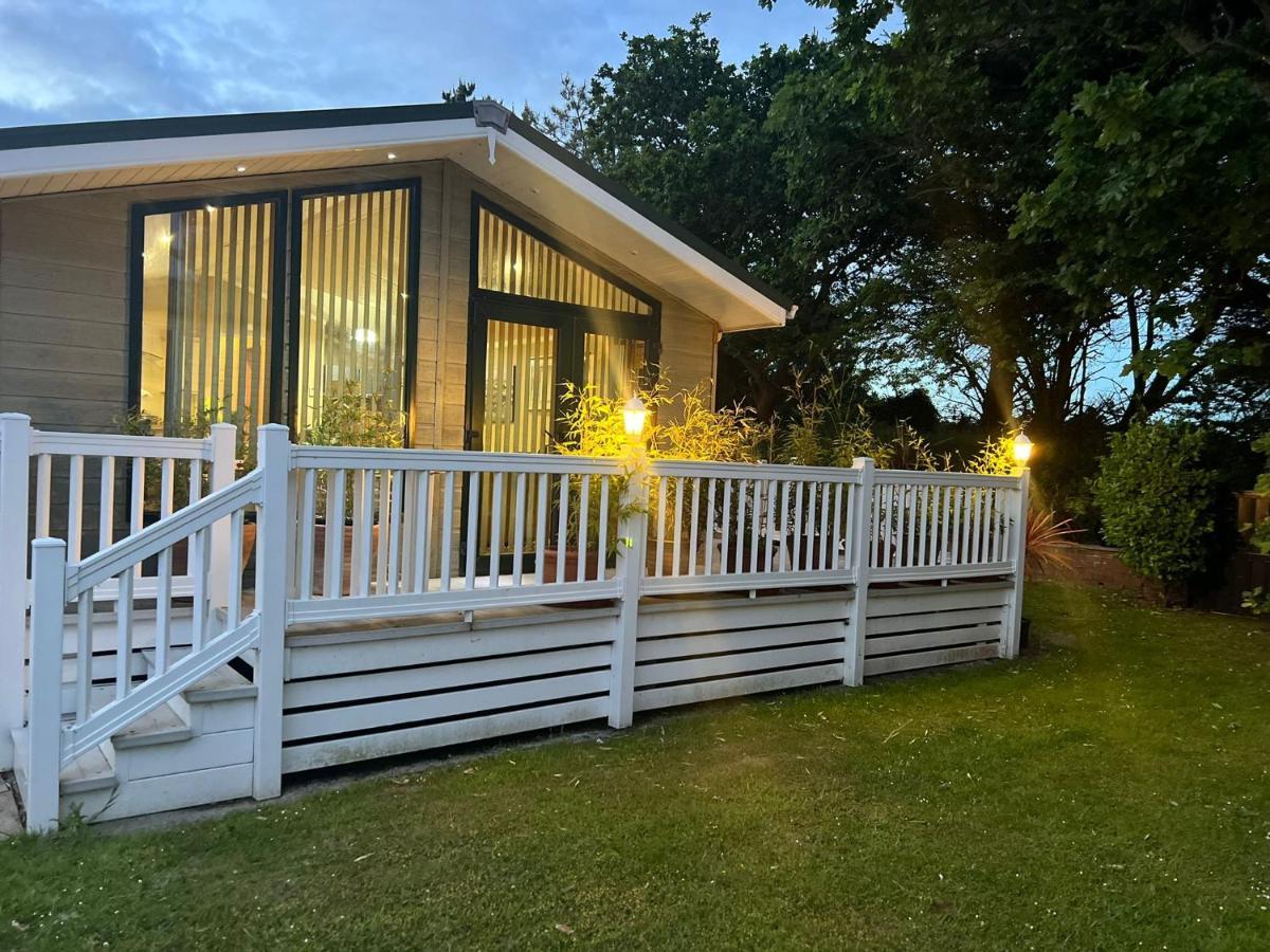 Jungle Lodge Lymington Luaran gambar