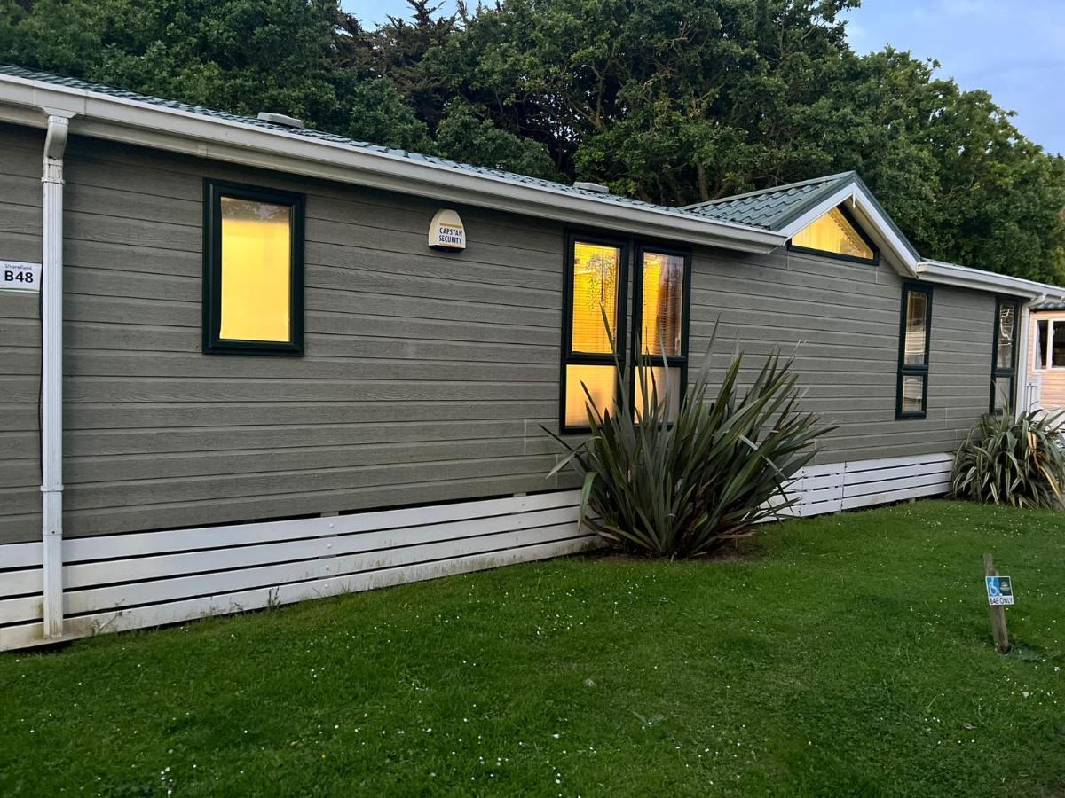 Jungle Lodge Lymington Luaran gambar