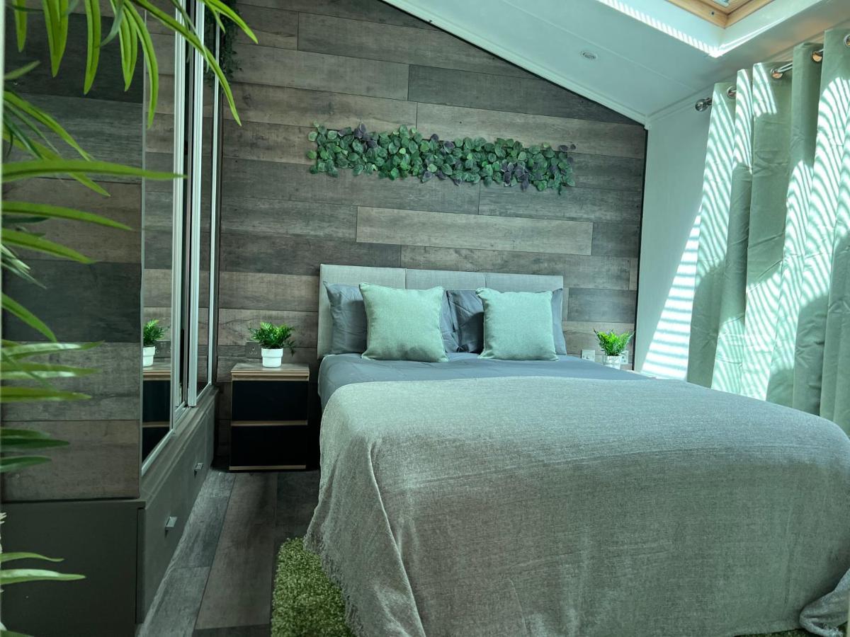 Jungle Lodge Lymington Luaran gambar