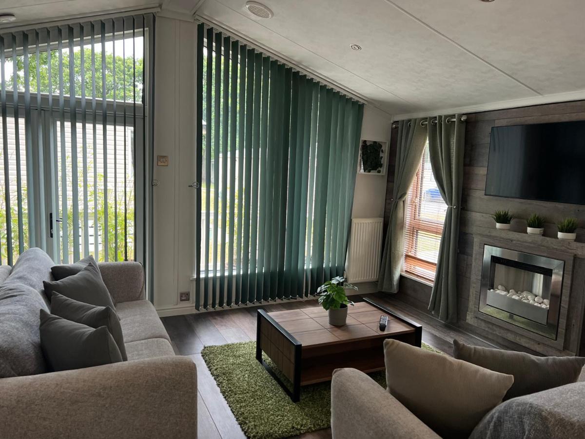 Jungle Lodge Lymington Luaran gambar