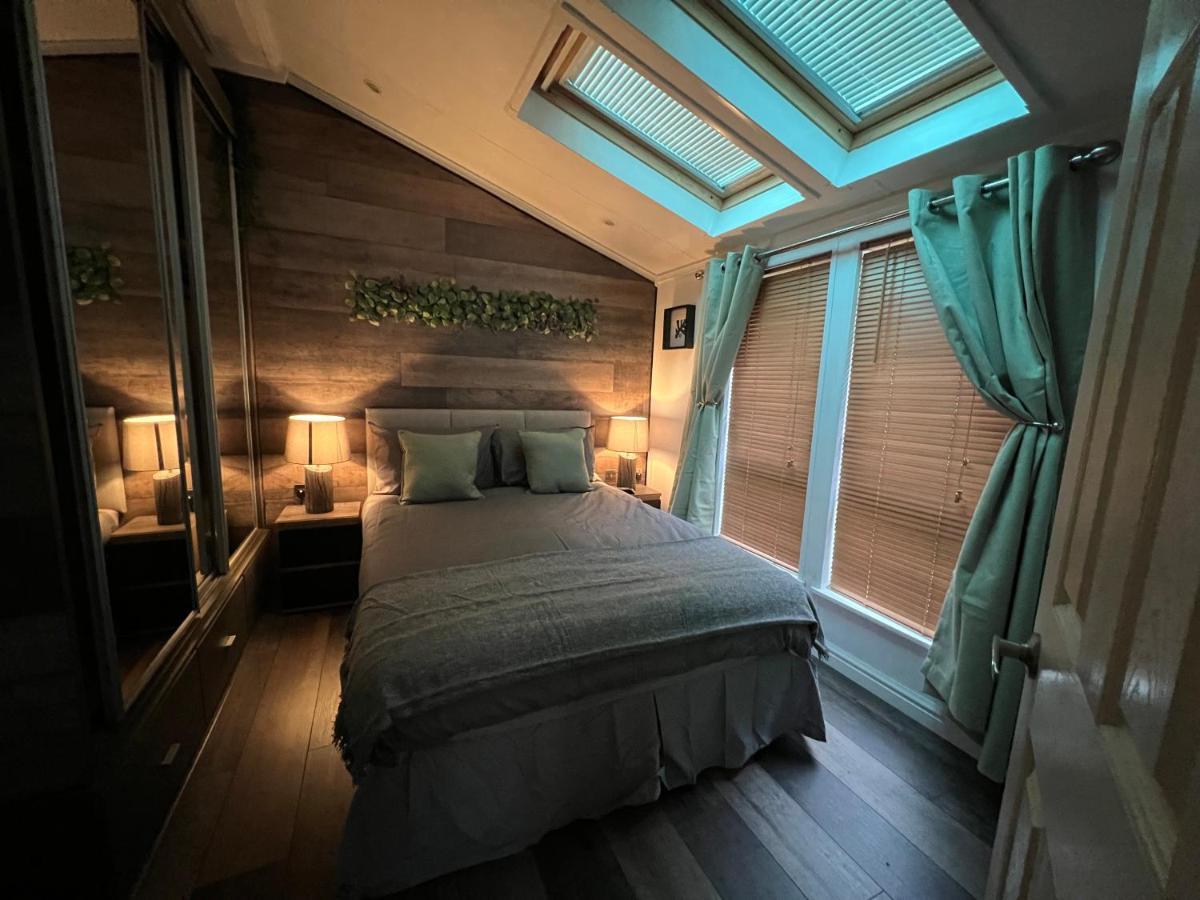 Jungle Lodge Lymington Luaran gambar