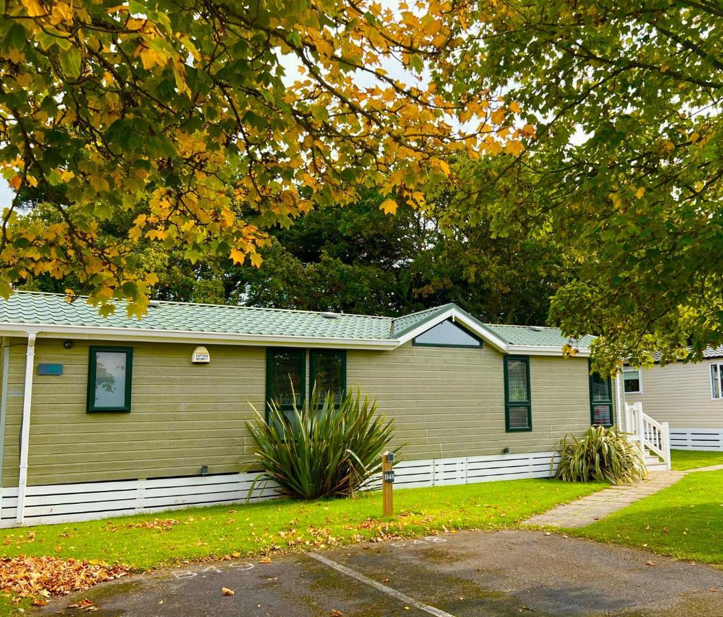 Jungle Lodge Lymington Luaran gambar