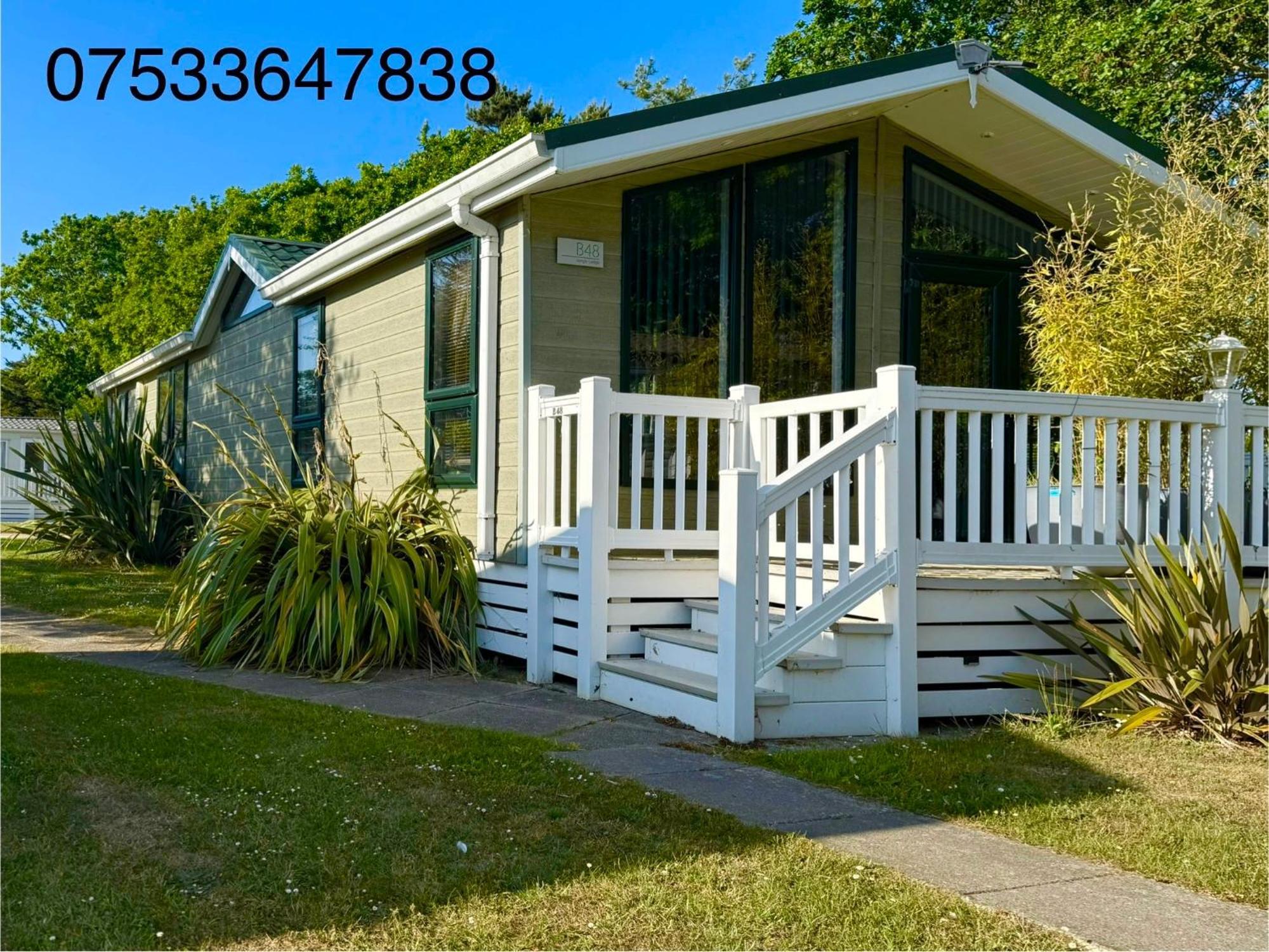 Jungle Lodge Lymington Luaran gambar